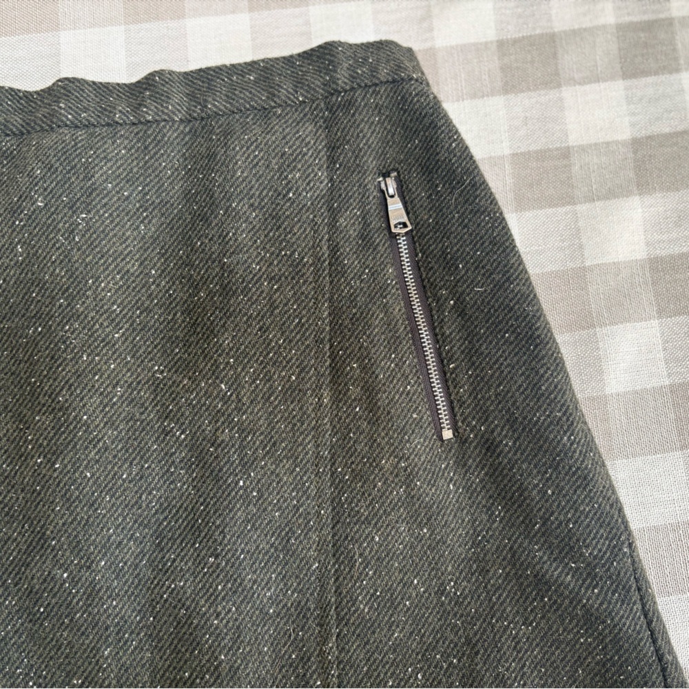 Banana Republic Dark Green Tweed Mini Skirt - Picture 3 of 9